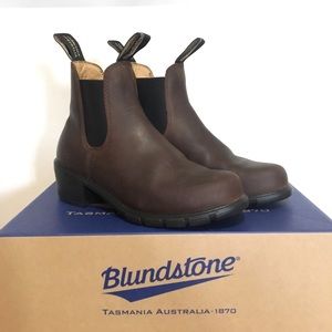 NEW Blundstone heeled chelsea boot